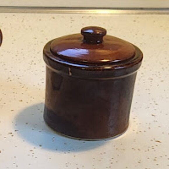 Vintage McCoy Pottery Bean Pot and Lid with Bonus Jar with Lid - Picture 4 of 6